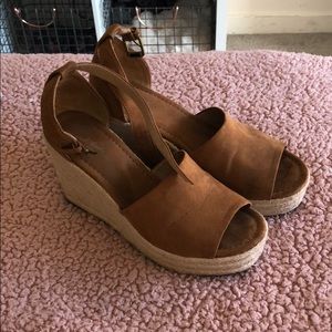 Cognac Wedges